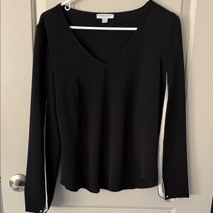 Katherine Barclay Black and White Long Sleeve V-Neck Top